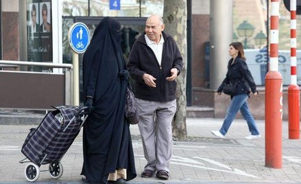 Tylko z odkrytą twarzą