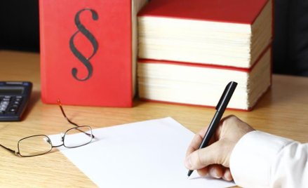 Nieważność postępowania administracyjnego: kiedy dochodzi do rażącego naruszenia prawa