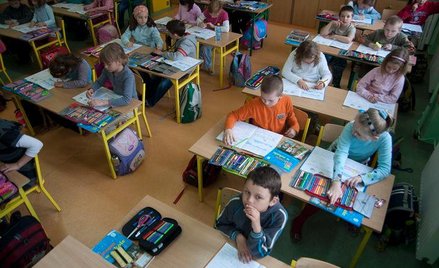 Samorządy tną wydatki na szkoły