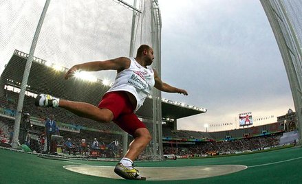 Zwycięstwo dała polskiemu dyskobolowi druga próba. Rzucił w niej 68,87 m