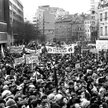 Na wieść o demonstracjach w Pradze także mieszkańcy Bratysławy wyszli na ulice (pap/ctk)