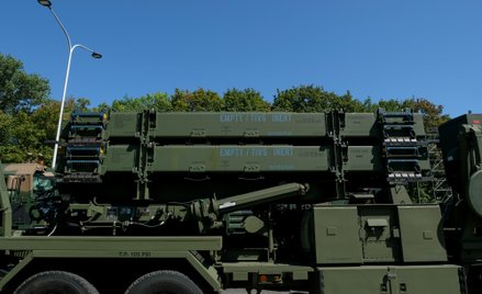 Jednostki baterii systemu obrony przeciwrakietowej Patriot podczas defilady wojskowej z okazji Dnia 