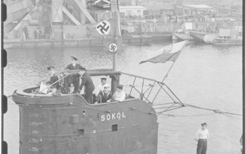 ORP „Conrad” w stoczni w Portsmouth. Zdjęcie wykonano pomiędzy 4 października a 9 listopada 1944 rok
