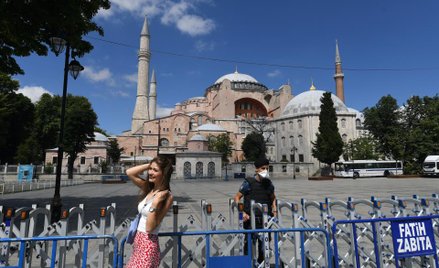 Nie tylko religijna ucieczka do przodu Erdogana