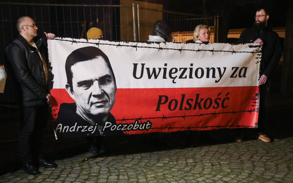 Akcja solidarności z uwięzionym Andrzejem Poczobutem, dziennikarzem i działaczem Związku Polaków na 