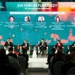 Uczestnicy pierwszej debaty podczas Forum Funduszy zastanawiali się, czy i jak otoczenie makroekonom