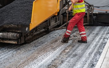 Zanim rondo zostanie otwarte, drogowcy planują frezowanie ul. Powązkowskiej