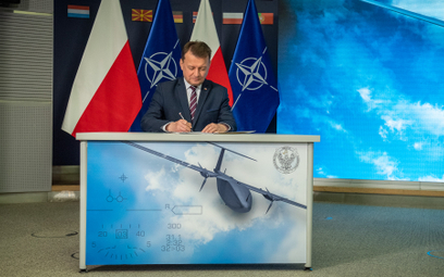 Mariusz Błaszczak, minister obrony narodowej zatwierdził umowę na dostarczenie 4 bateryjnych modułów