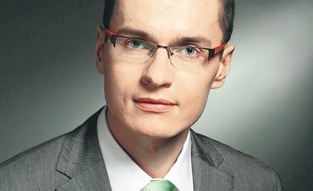 Są sesje przypominające lekko dłużącą się książkę przygodową, innym razem dobry kryminał Piotr Kaźmi