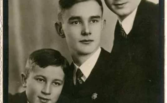 Trzej bracia Fedorońko chodzili przed wojną do Gimnazjum im. Władysława IV na warszawskiej Pradze. N