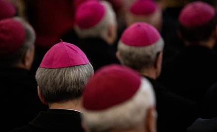Coraz częściej wykorzystanie osoby małoletniej przez duchownego zgłaszają biskupom sami księża