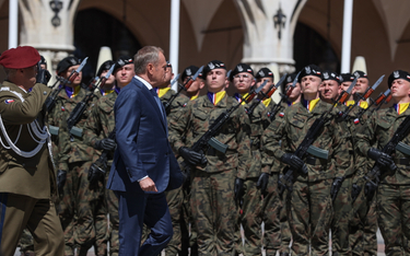 Premier Donald Tusk podczas uroczystych obchodów 80. rocznicy Bitwy o Monte Cassino, odbywających si