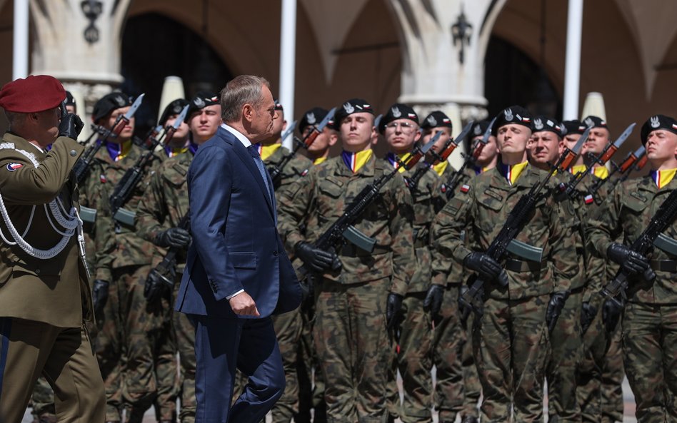 Premier Donald Tusk podczas uroczystych obchodów 80. rocznicy Bitwy o Monte Cassino, odbywających si