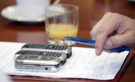 Nie uwzględniamy opłat za abonament i prywatne rozmowy