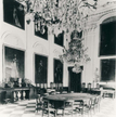 Wilanów Pałac Skrzydło płd., parter Sala Biała. Widok w kierunku płn. wsch. Stan przed 1914 r. Repro