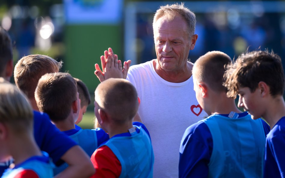 Tusk objeżdża Polskę i chce dotrzeć do niezdecydowanych