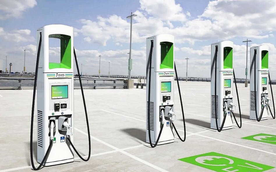 Amerykańskie firmy motoryzacyjne zmuszone do elektromobilności