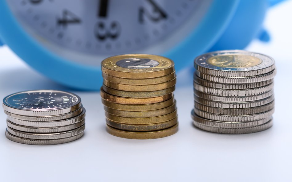 Mimo spadku oprocentowania ufamy lokatom