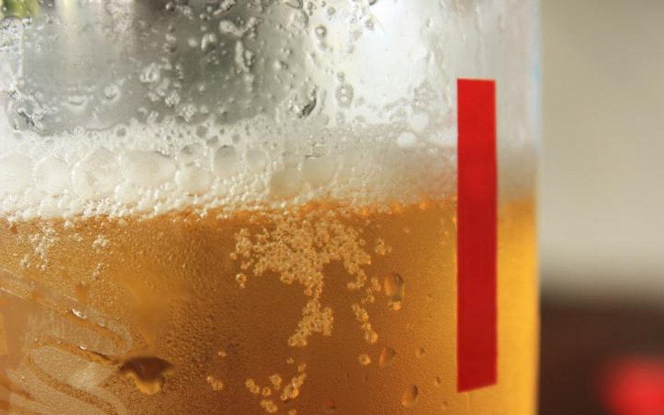 Hurtowy handel alkoholem wymaga zezwolenia