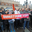 Manifestacja w 2015 r. na Rynku Głównym w Krakowie osób, które zaciągnęły kredyt we frankach szwajca
