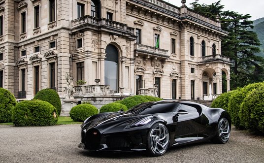Bugatti La Voiture Noire - współczesny hołd dla legendarnego Type 57 SC Atlantic.