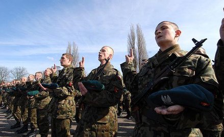 Okres służby w wojsku wliczamy do uprawnień pracowniczych