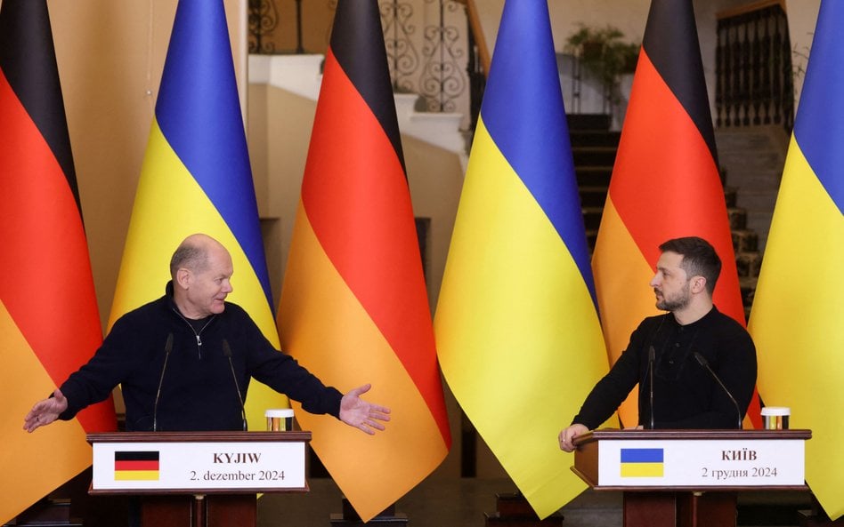 Olaf Scholz i Wołodymyr Zełenski