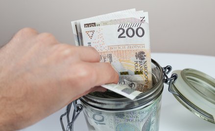Złoty próbuje łapać oddech po wczorajszej przecenie