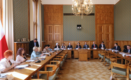 Rada Języka Polskiego ubolewa, że język angielski wypycha polszczyznę z prac naukowych