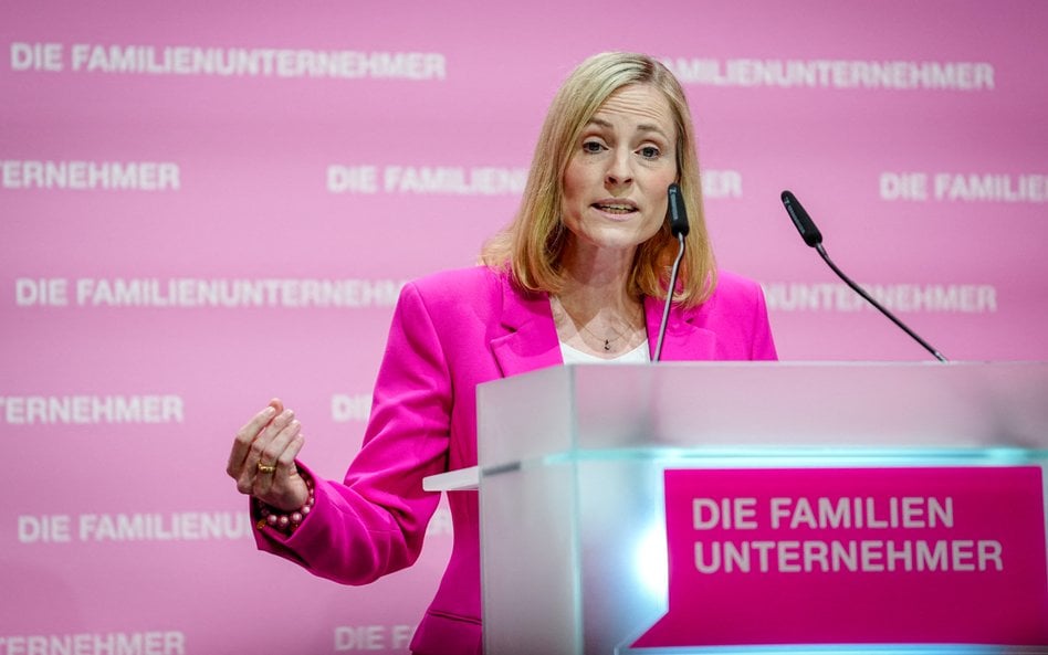 Prezeska związku, Marie-Christine Ostermann