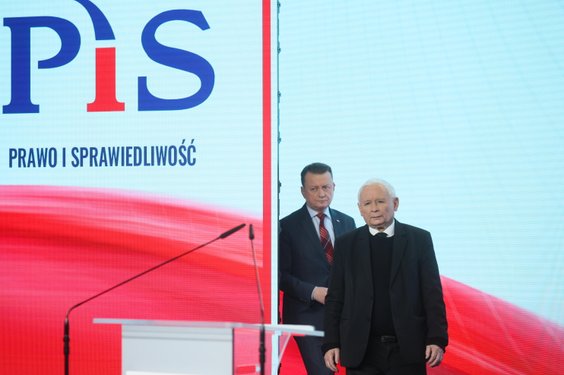Prezes Prawa i Sprawiedliwości Jarosław Kaczyński i przewodniczący KP PiS Mariusz Błaszczak.