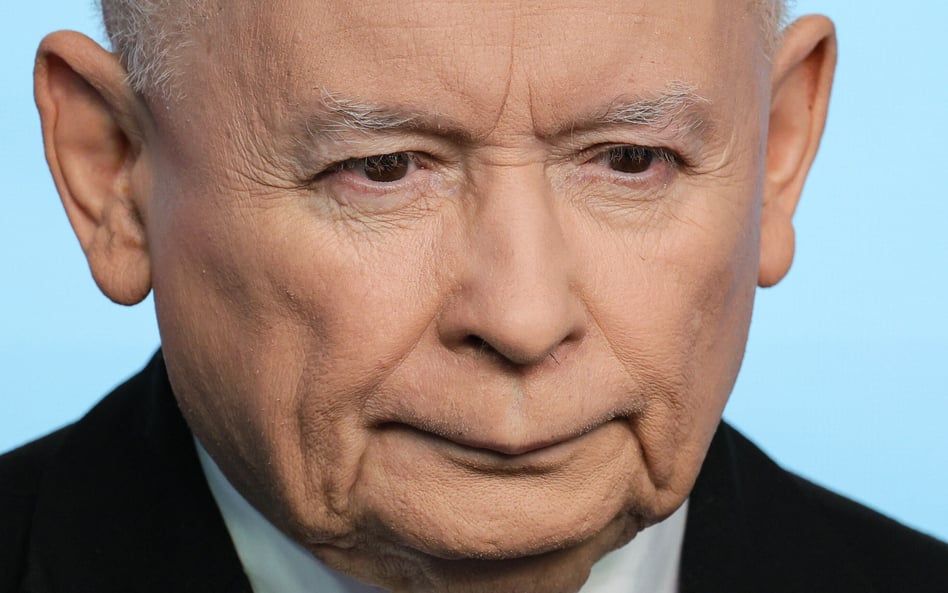 Prezes PiS Jarosław Kaczyński na konferencji prasowej w siedzibie Prawa i Sprawiedliwości przy ul. N