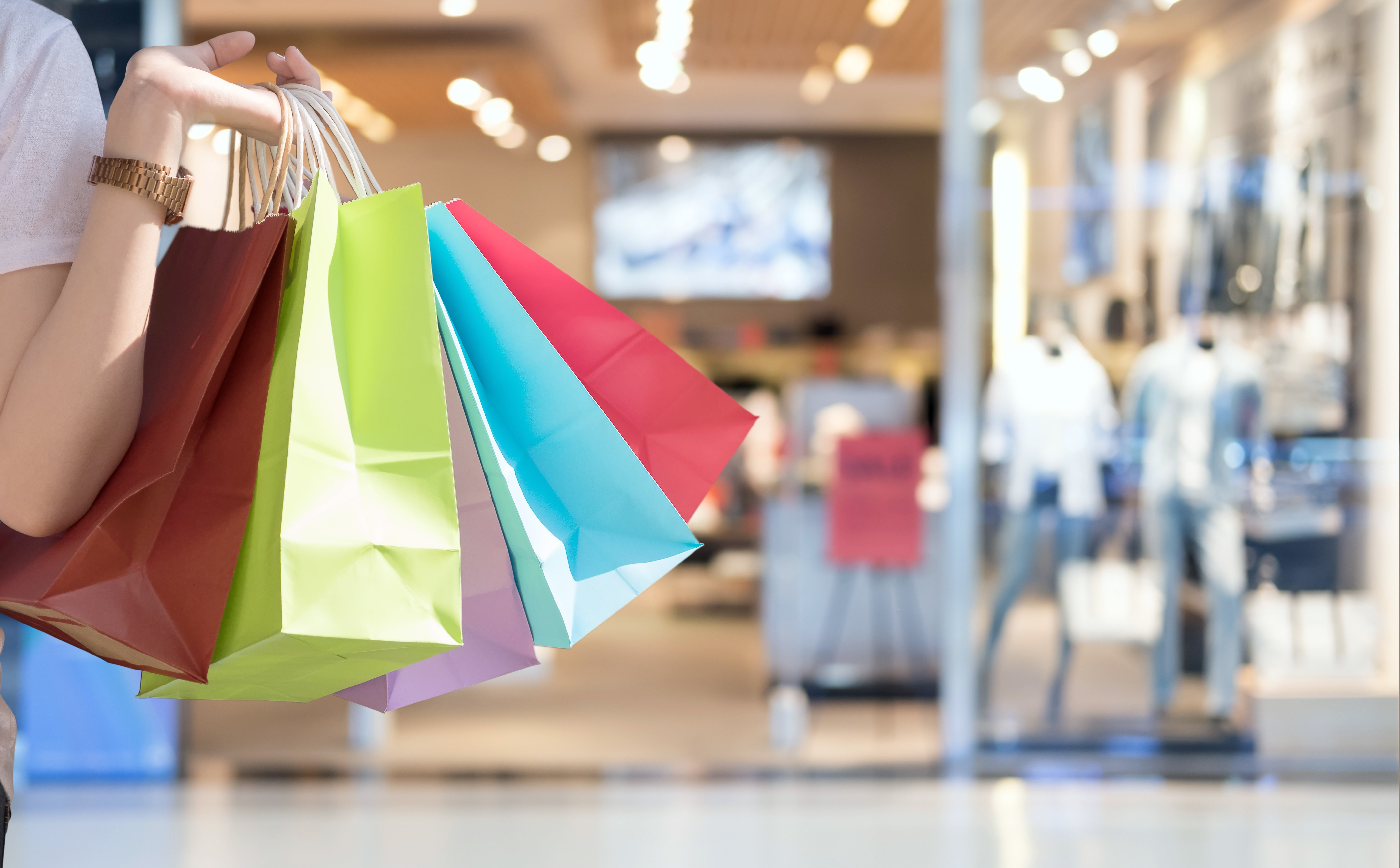 Za co Polacy lubią dyskonty i hipermarkety