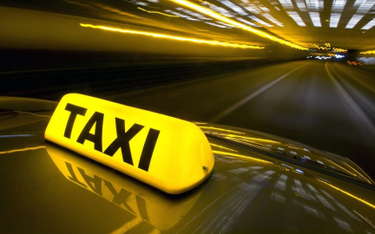Obostrzeniowy absurd w taksówkach. Rzecznik przedsiębiorców interweniuje