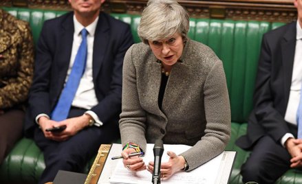 Rząd May przyspiesza przygotowania do twardego brexitu