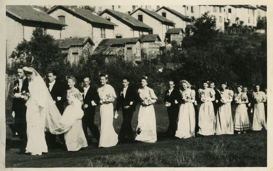 Ślub Heleny Paździor (z domu Rejer). Beaulieu, Francja,1944. Fot. Zbiory Heleny Paździor / AHM DSH i