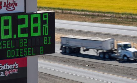 Sojusz z Kremlem nie pomaga. Diesel w USA wciąż rekordowo drogi