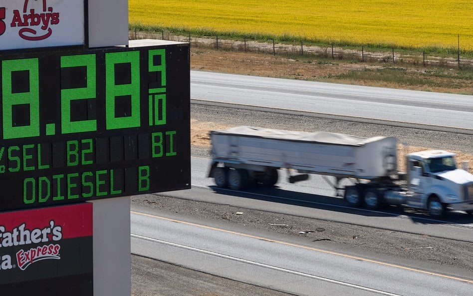Sojusz z Kremlem nie pomaga. Diesel w USA wciąż rekordowo drogi