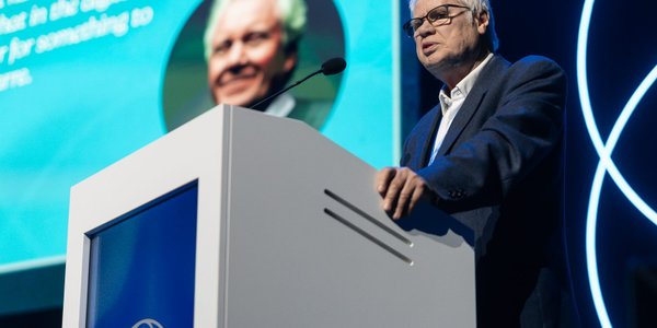 Challenges of modern economics