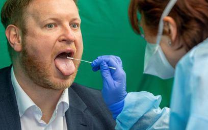 Lotnisko Chopina – możliwe testowanie przylatujących pasażerów