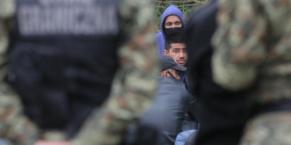 Nielegalni migraci z Afganistanu dostaną od państwa zadośćuczynienie