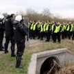 Obniżenie uposażenia za czas choroby nie wpłynie natomiast na wymiar podstawy emerytury i renty.