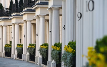 Luksusowe domy w dzielnicy Belgravia w Londynie