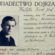Wśród odnowionych dokumentów są świadectwa szkolne przyszłego papieża, legitymacje, dyplomy, paszpor