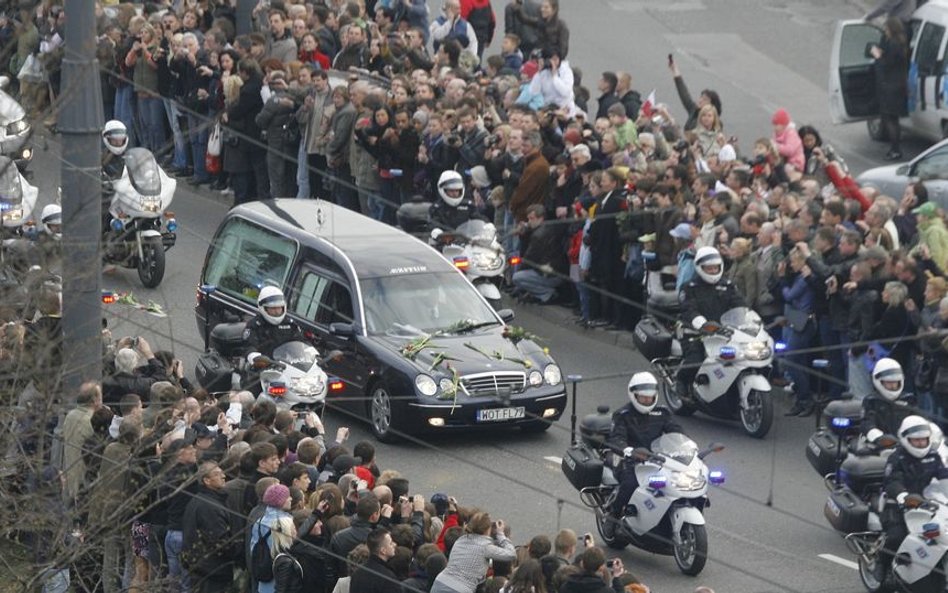 Kondukt z trumną z ciałem prezydenta Lecha Kaczyńskiego, 11 kwietnia 2010 roku