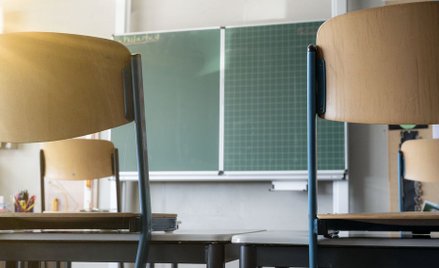 Badacze: Zamknięcia szkół miały ograniczony wpływ na COVID-19