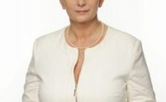 "Prezydent Świdnicy od 2014 r. Absolwentka Wydziału Dziennikarstwa i Nauk Politycznych Uniwersytetu 