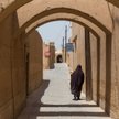 Iran: Chłosta dla poetów za uściski dłoni