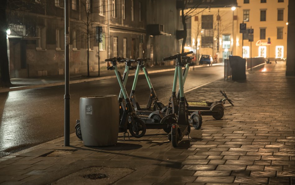Elektryczna hulajnoga to nie dziecinna zabawka – bywa zabójcza