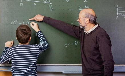 Świadczenie kompensacyjne przysługuje również w przypadku, gdy stosunek pracy nauczycielskiej zostan